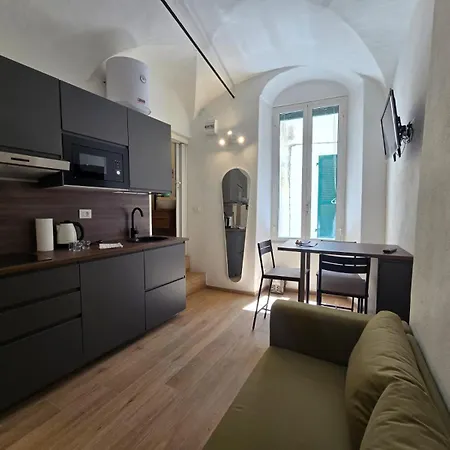 Palmari - 2 Minutes From The Ariston - Wi-fi アパート *